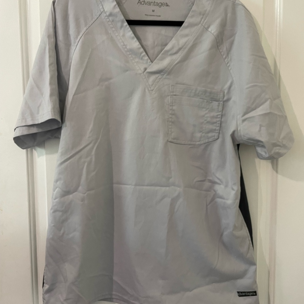 Advantage M Scrup Top for Men